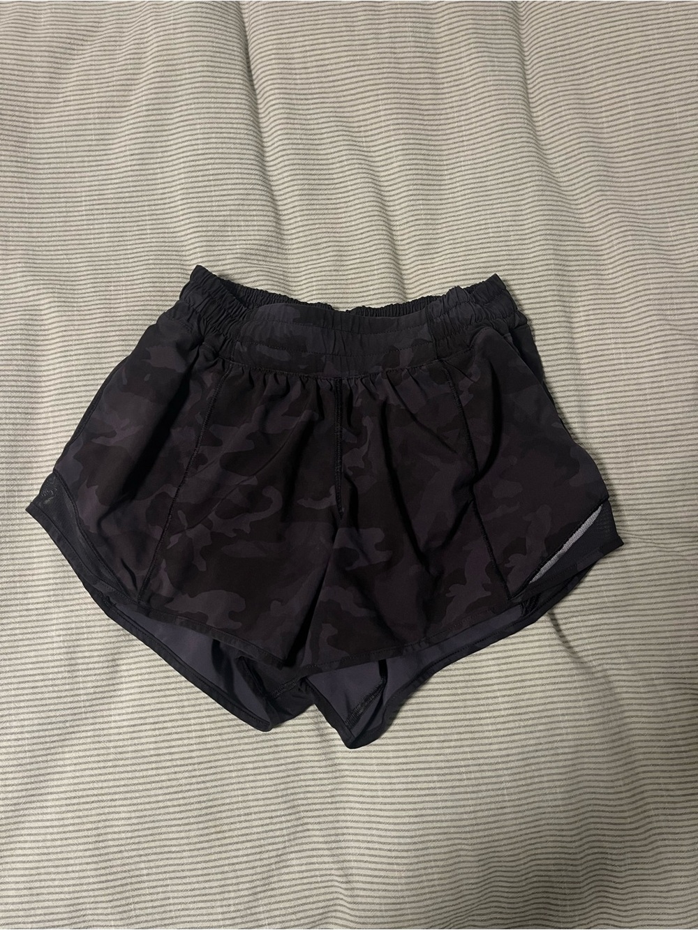 Lululemon Hotty Hot Shorts 4” (Tall) Sz 4